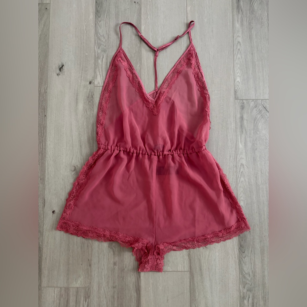 NWT Women’s Secret Sheer Lace Romper Sense Collection size M